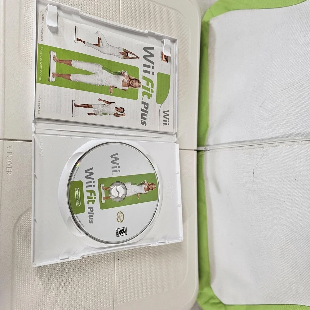 Nintendo Wii Balance Board White Wii Fit Plus‎ Game & Carry Bag Wireless Console